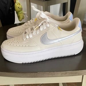 Nike court vision Alta